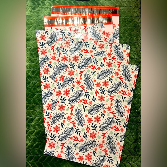 20 - 10 X 13 - Non Padded - Mistletoe / Holly - Poly Mailers - Picture 2 of 5
